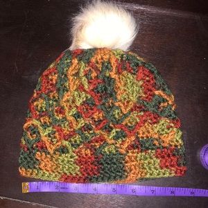 Fall/Autumn colors diamond crochet beanie. Handmade NWOT. mix n match pom poms
